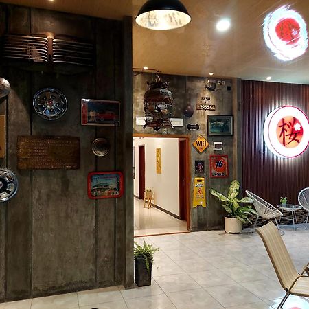 Urbanview Hotel Sakura Kampung Inggris Pare By Reddoorz Exterior photo