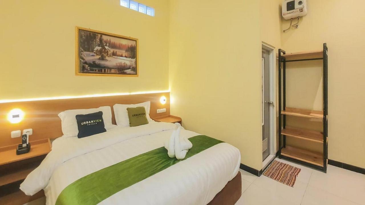 Urbanview Hotel Sakura Kampung Inggris Pare By Reddoorz Exterior photo