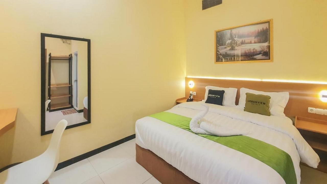Urbanview Hotel Sakura Kampung Inggris Pare By Reddoorz Exterior photo